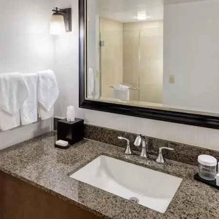 Embassy Suites By Hilton Anchorage-3